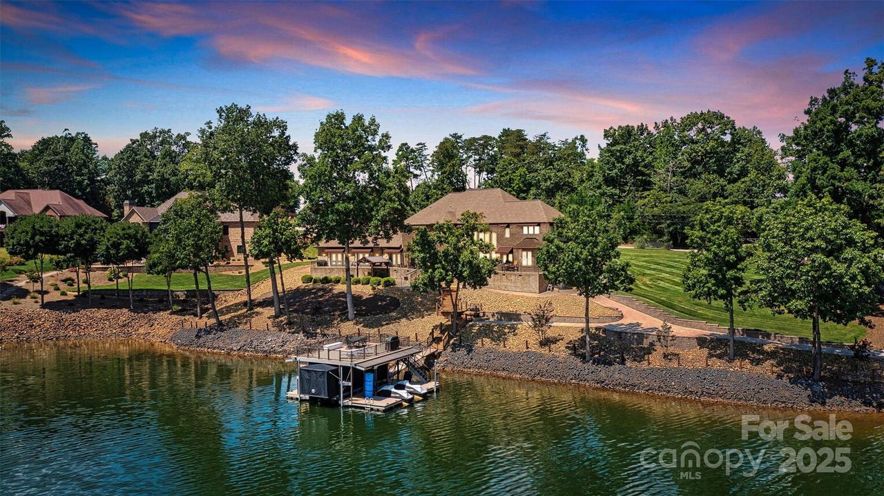 4202 54th Ave., Hickory, NC 28601