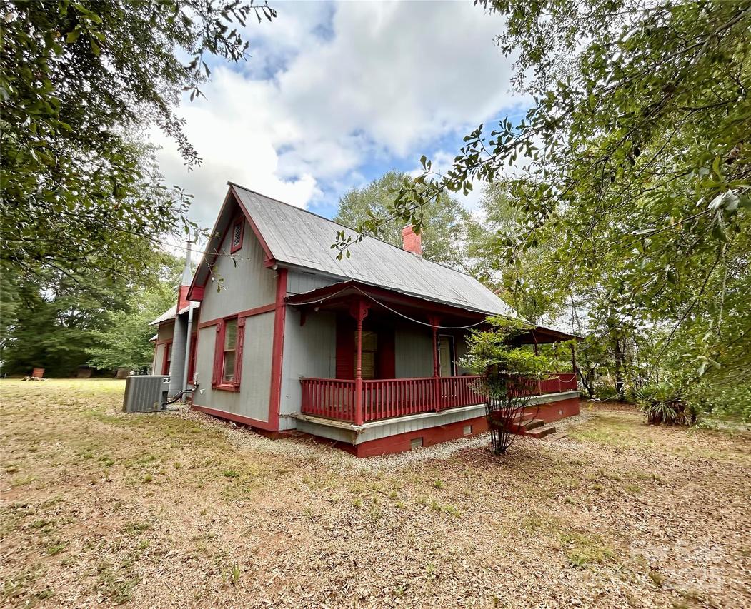 345 S Pea Ridge Rd., Mooresboro, NC 28114