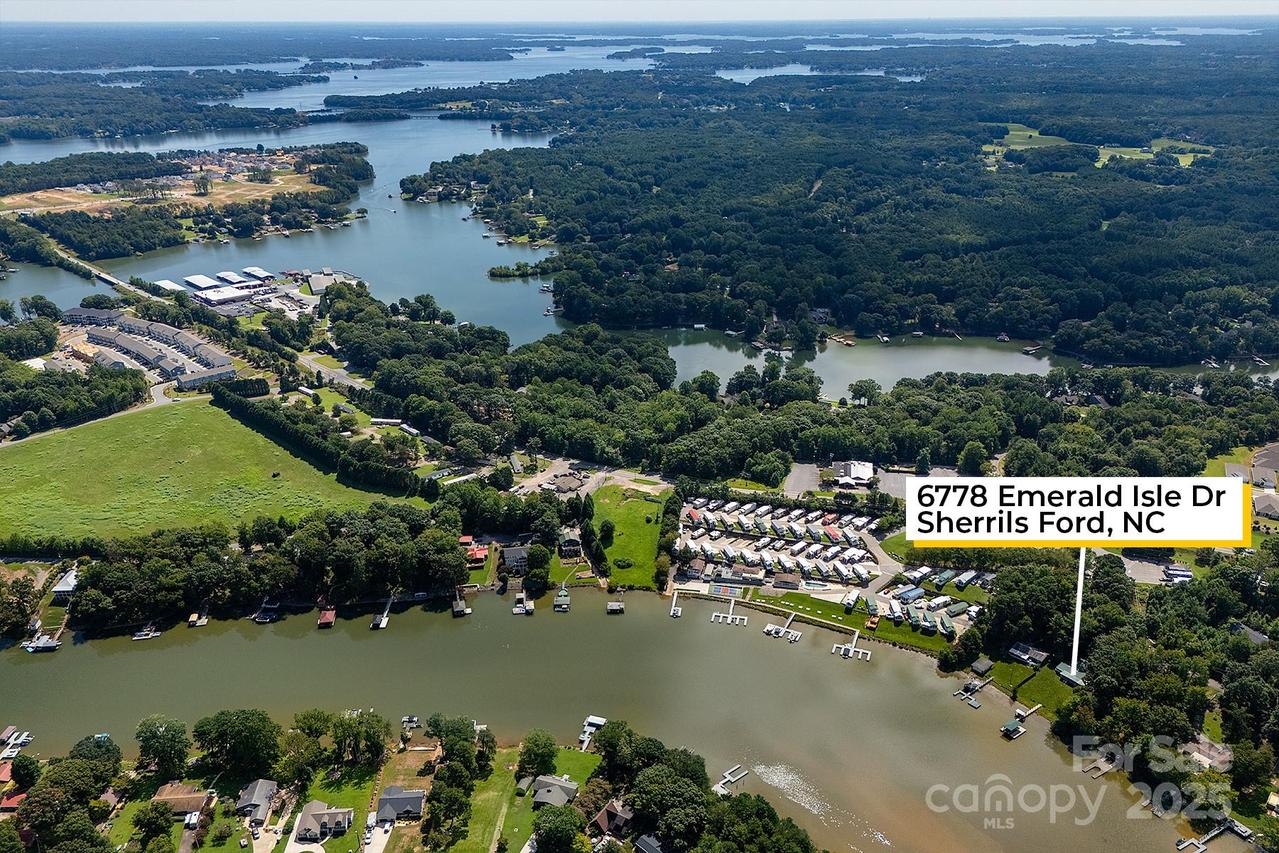 6778 Emerald Isle Dr., Sherrills Ford, NC 28673