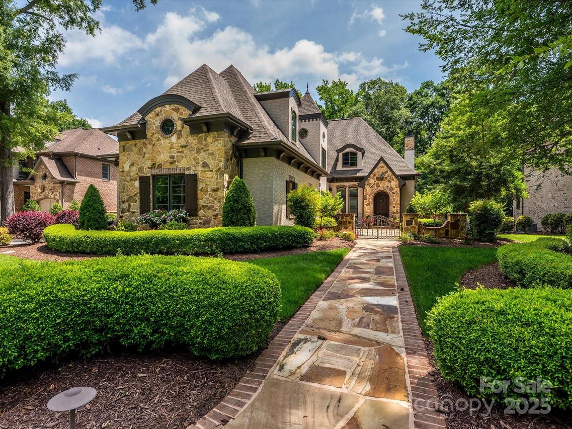 9002 Pine Laurel Dr., Matthews, NC 28104
