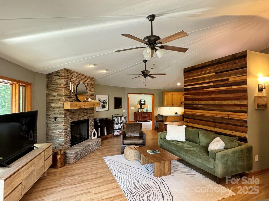 939 Morgan Hill Rd., Black Mountain, NC 28711