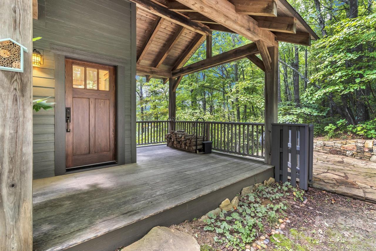 875 Creston Dr., Black Mountain, NC 28711