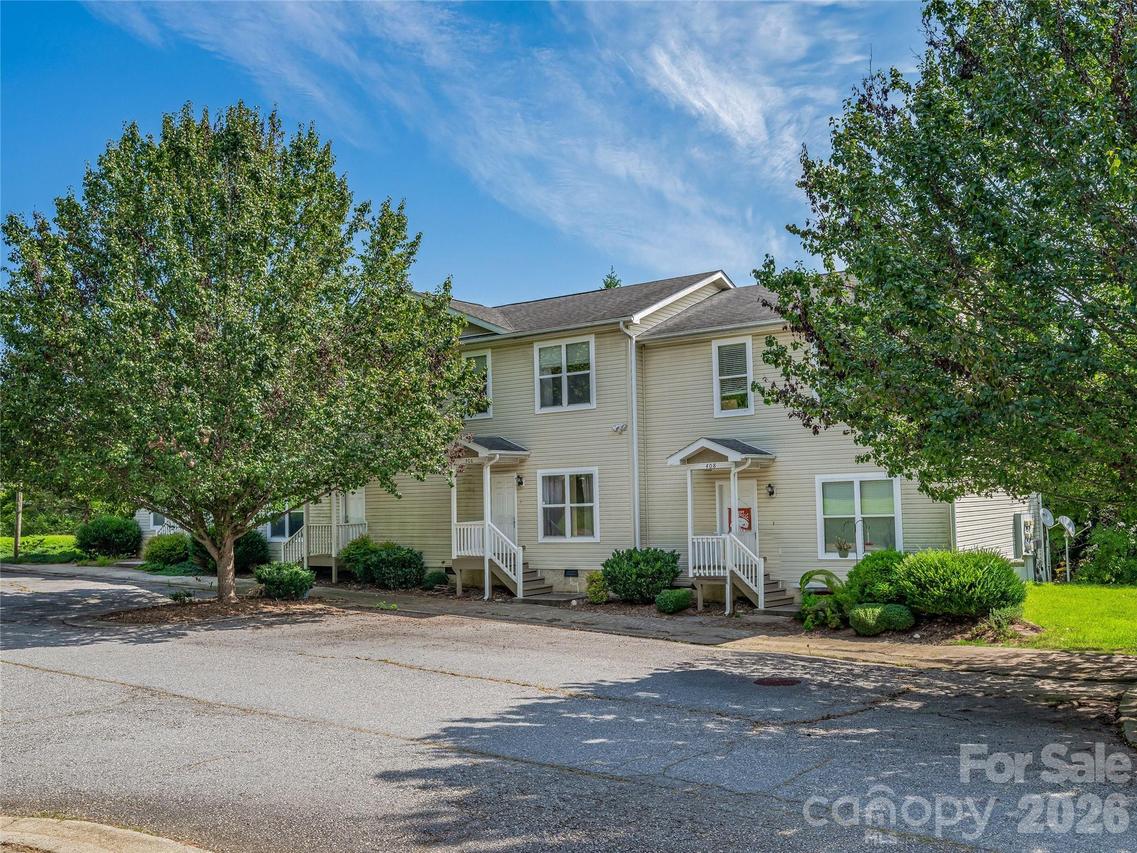 404 Villas Ct., Asheville, NC 28806