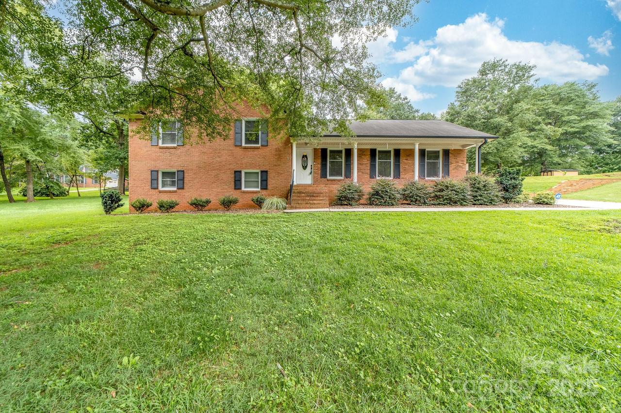 433 W Central Ave., Mount Holly, NC 28120