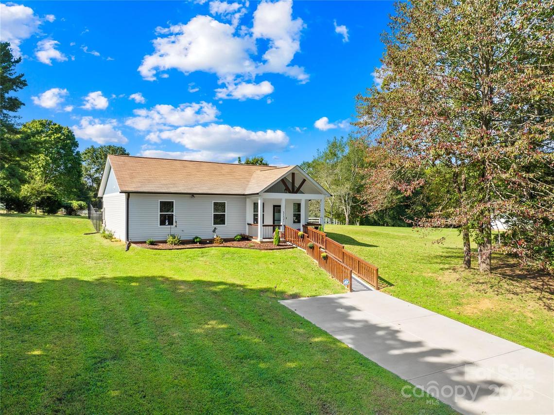 3121 Suffolk Dr., Shelby, NC 28152