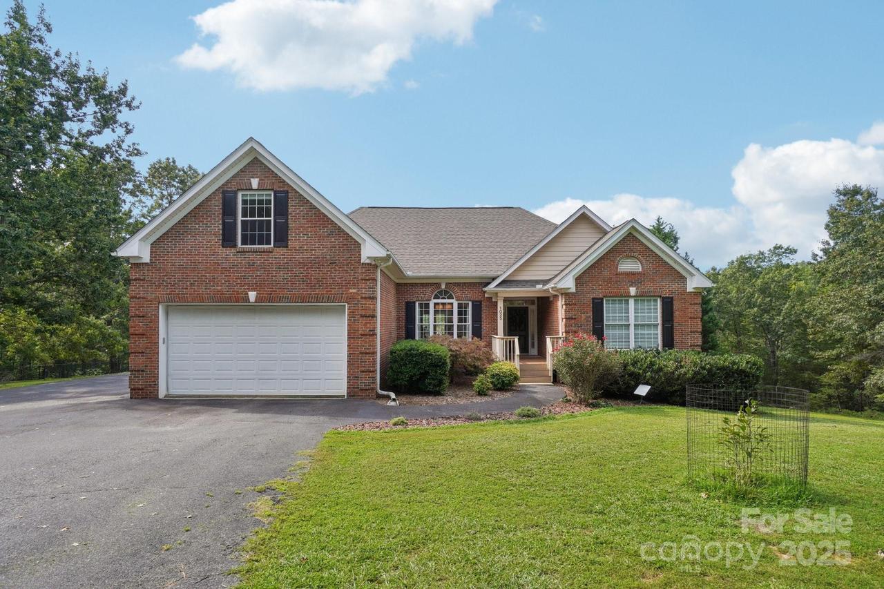 1025 Highland View Ln., Mill Spring, NC 28756