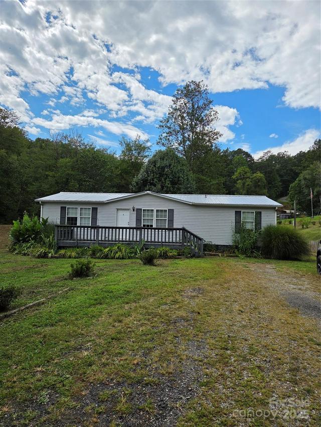 117 Nakoma Pl., Whittier, NC 28779