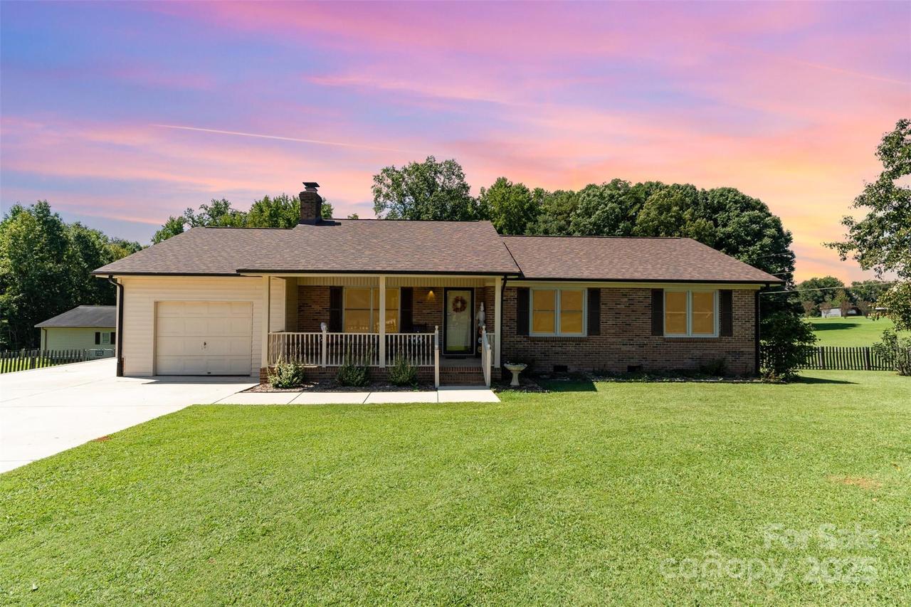 2227 Old Hickory Grove Rd., Mount Holly, NC 28120
