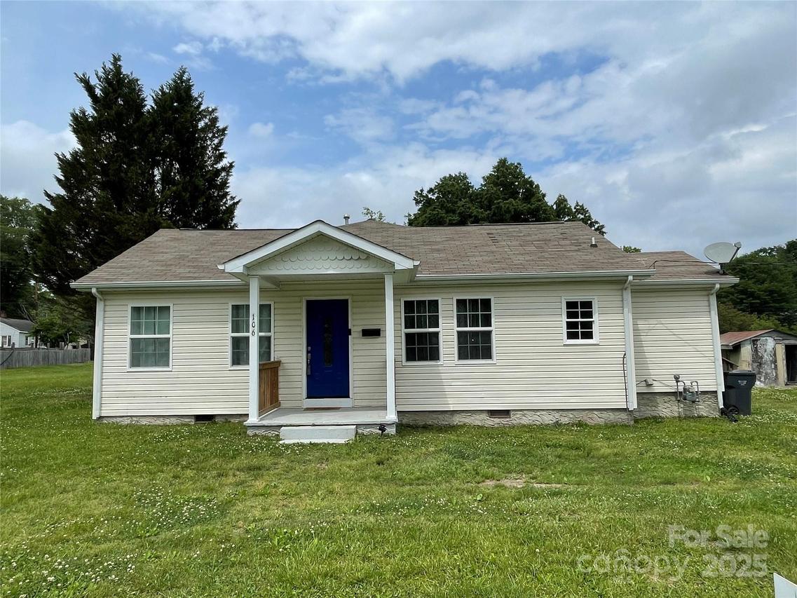 106 E Gibbs St., Dallas, NC 28034