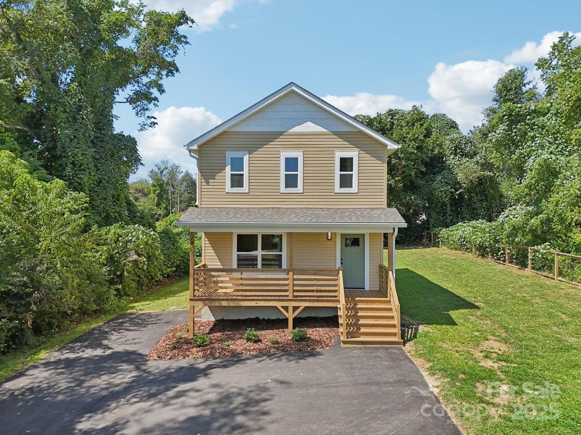 19 White Ave., Asheville, NC 28803