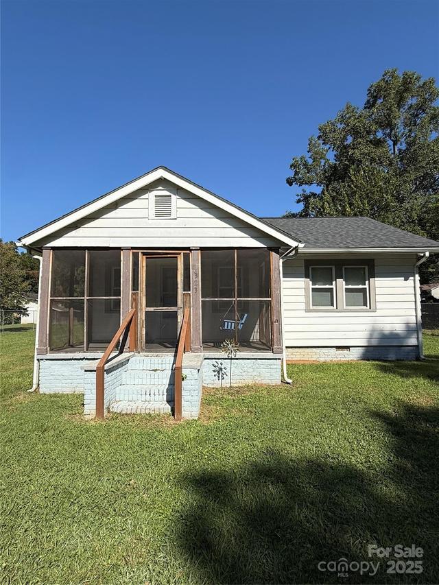 323 N Crigler St., Charlotte, NC 28216