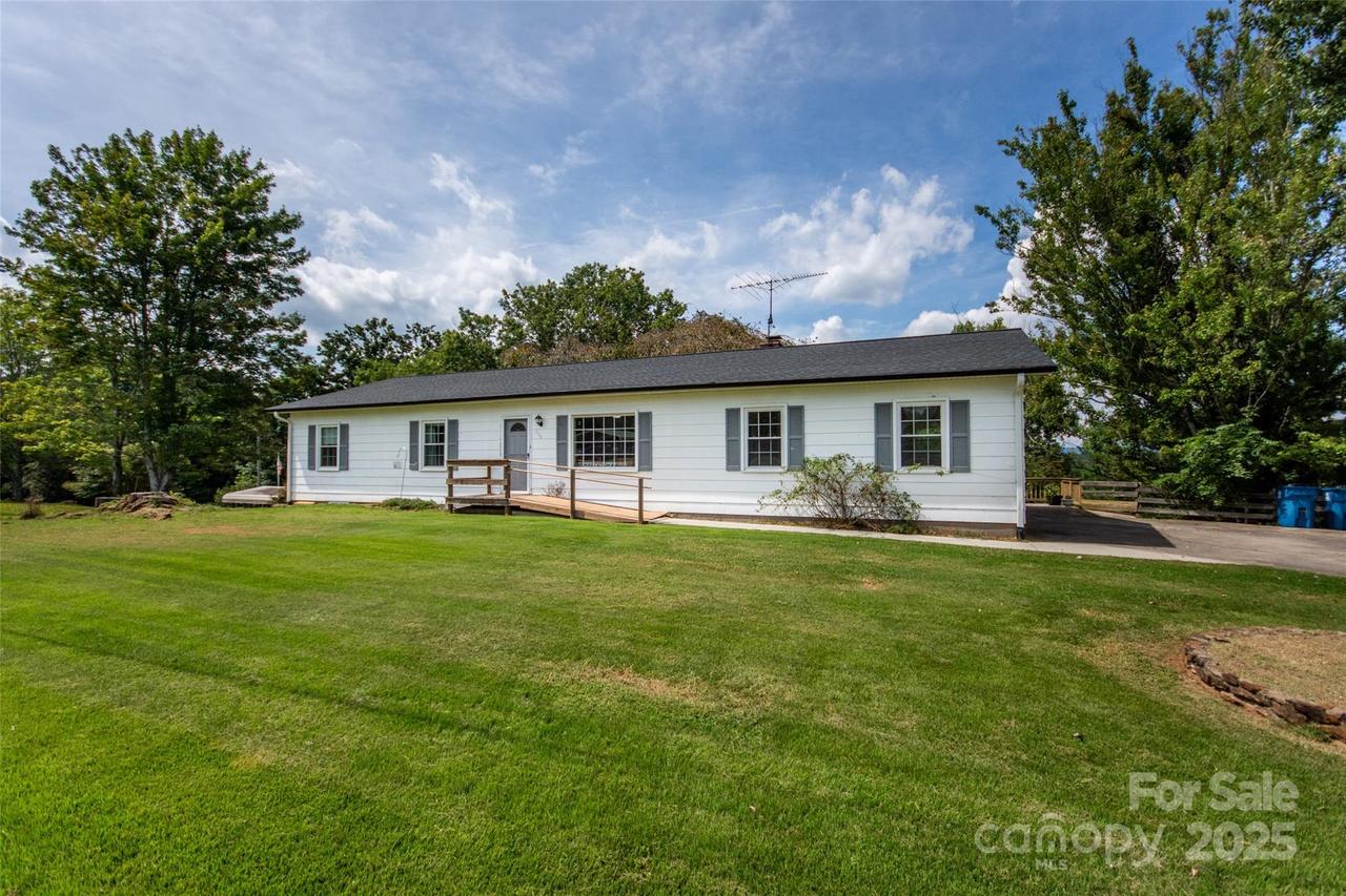 356 Barrett Mountain Rd., Taylorsville, NC 28681