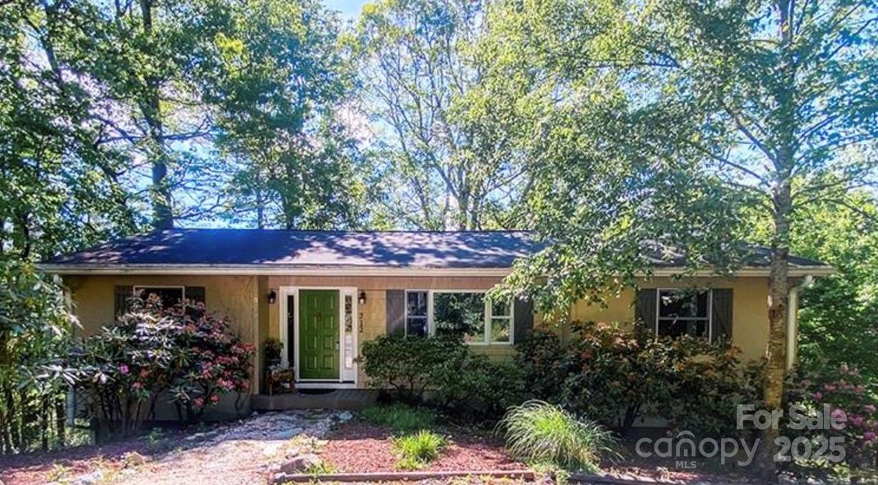 212 White Pine Rd., Blowing Rock, NC 28605
