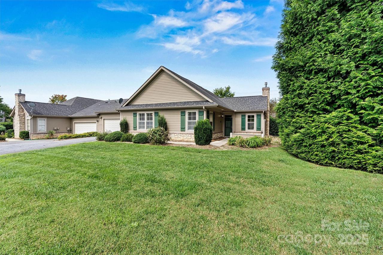 823 Wynnshire Dr. #B, Hickory, NC 28601