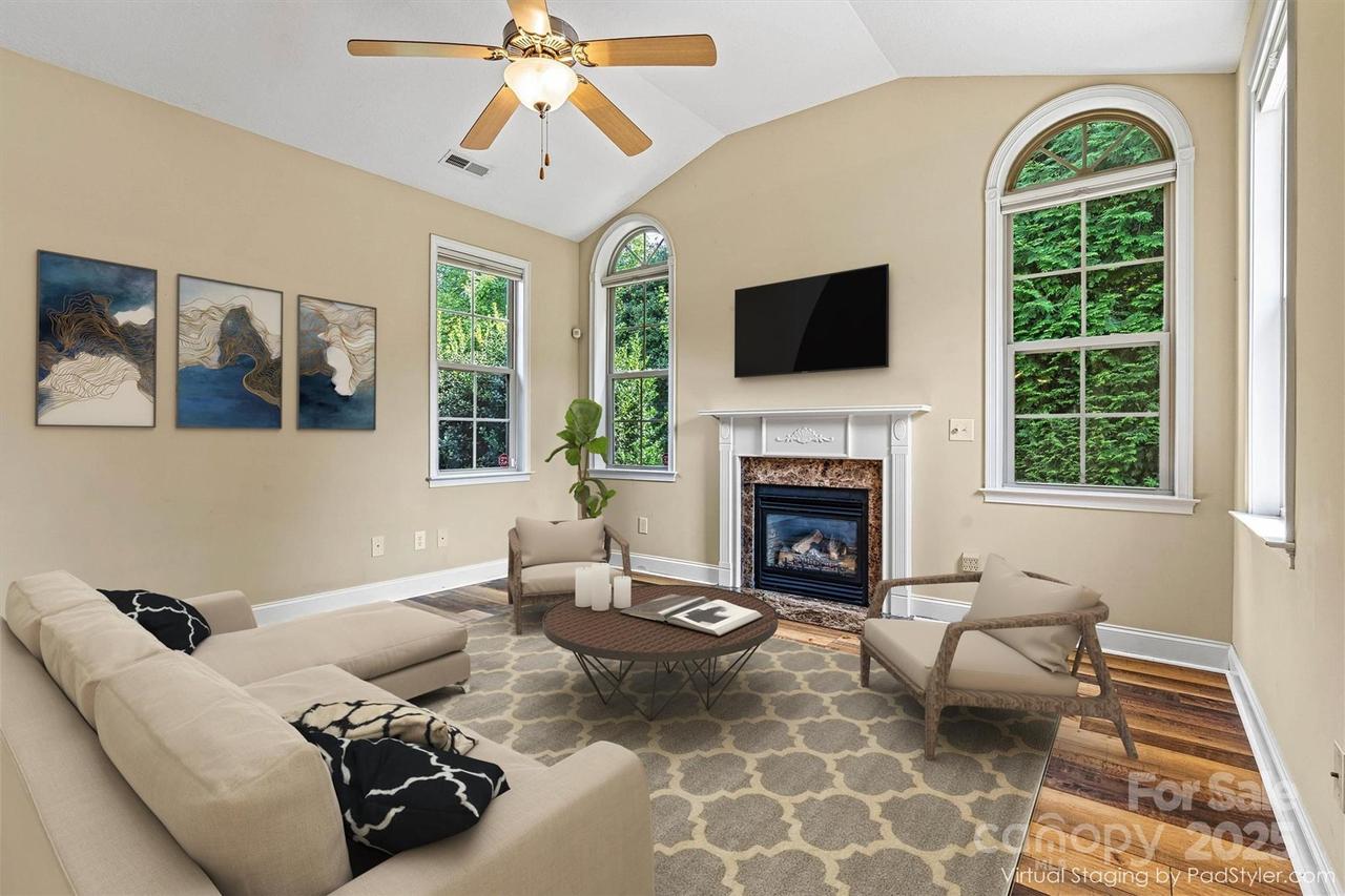 823 Wynnshire Dr. #B, Hickory, NC 28601