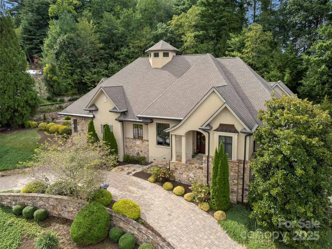 190 Mistletoe Tr., Hendersonville, NC 28791
