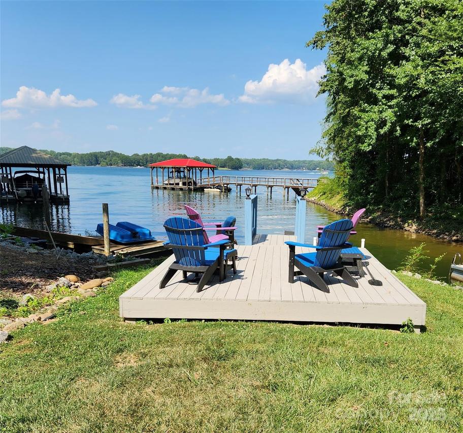 9542 Riviera Dr., Sherrills Ford, NC 28673
