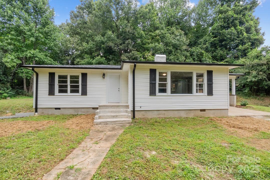 1419 Roy Dula Pl., Lenoir, NC 28645
