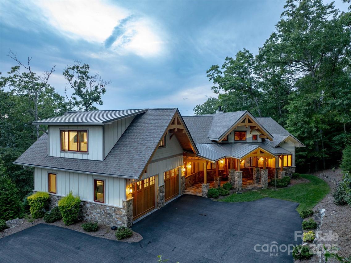 1303 Solomon Cir., Hendersonville, NC 28739