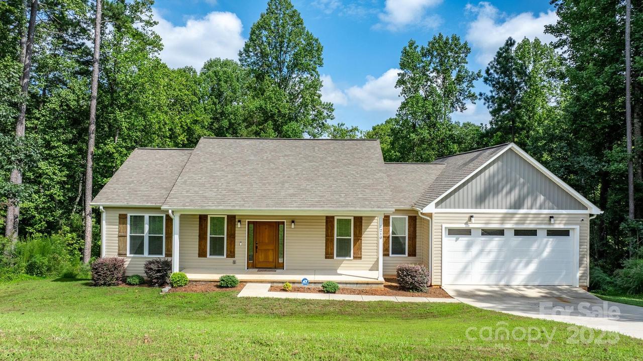 1210 Kensington Cir., Newton, NC 28658