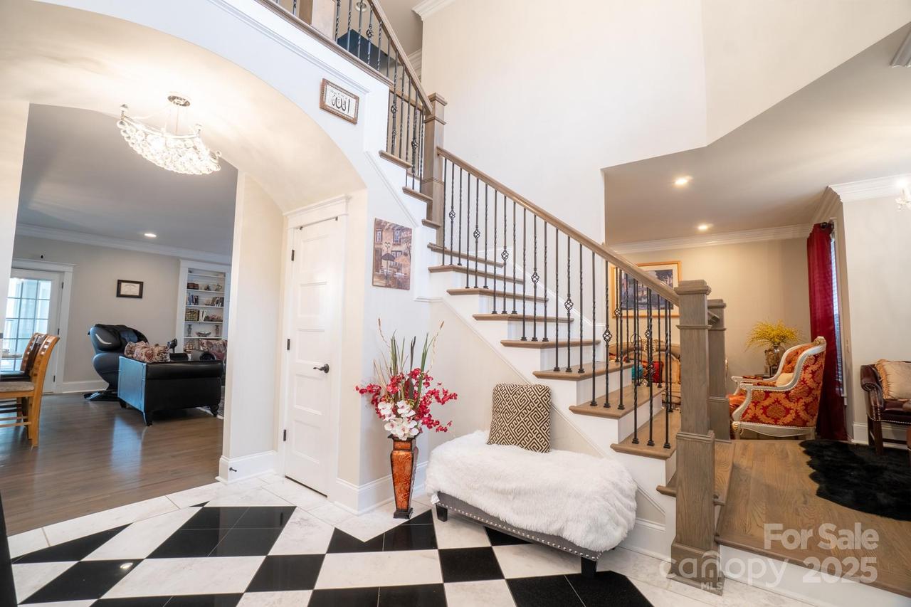 2706 Hilliard Dr., Charlotte, NC 28205