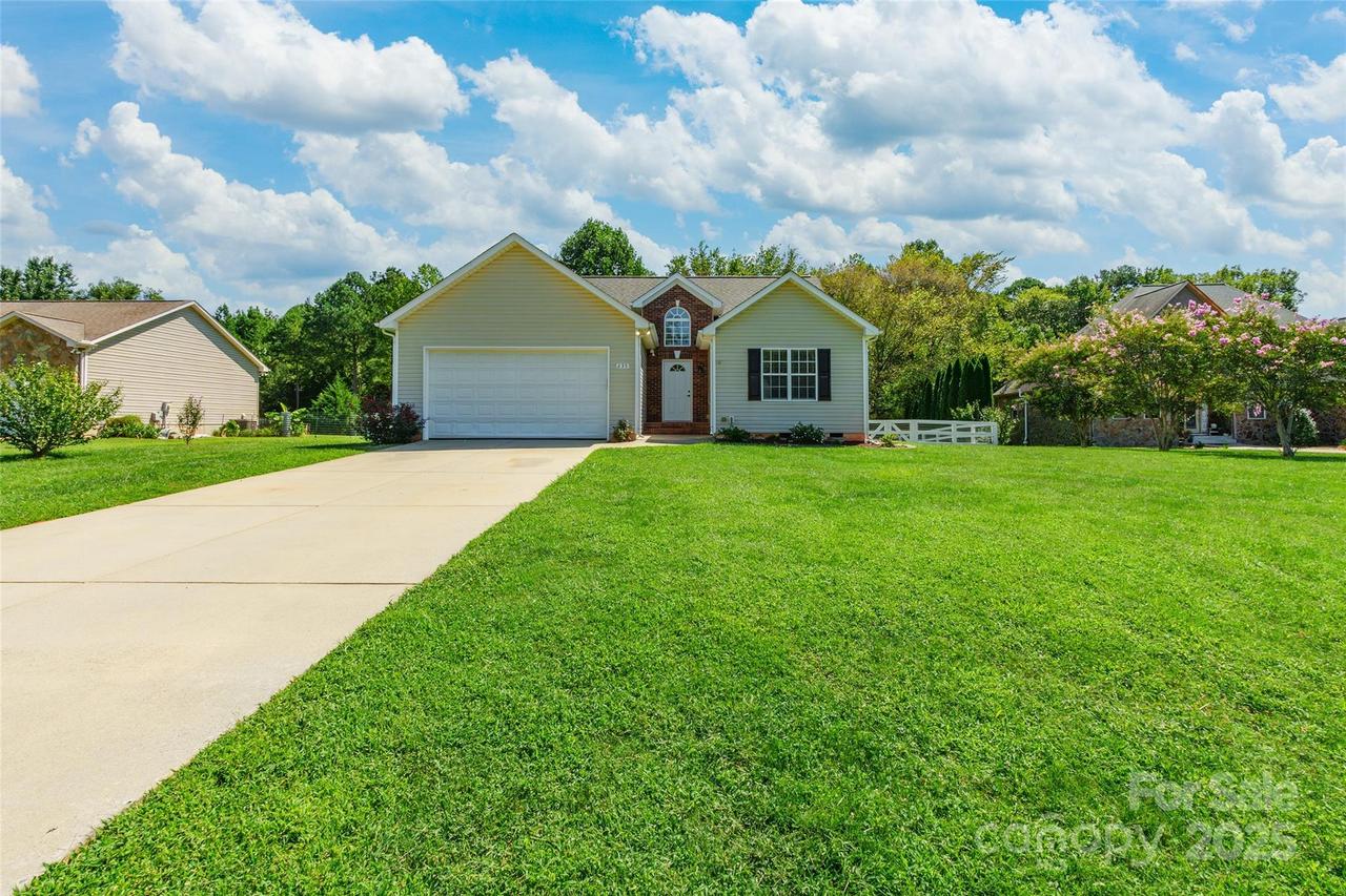 235 Kendra Dr., Mooresville, NC 28117