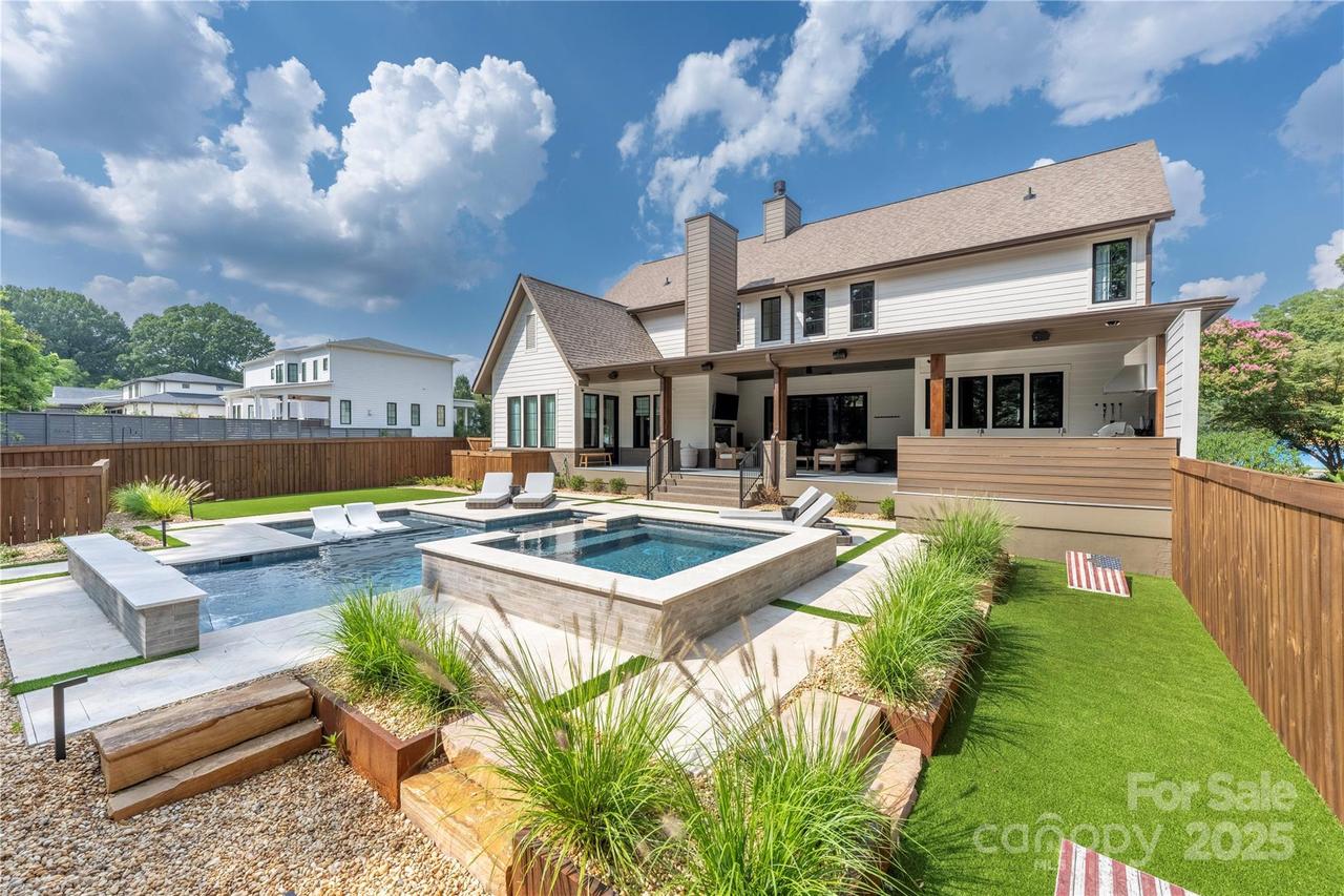 552 Marsh Rd., Charlotte, NC 28209