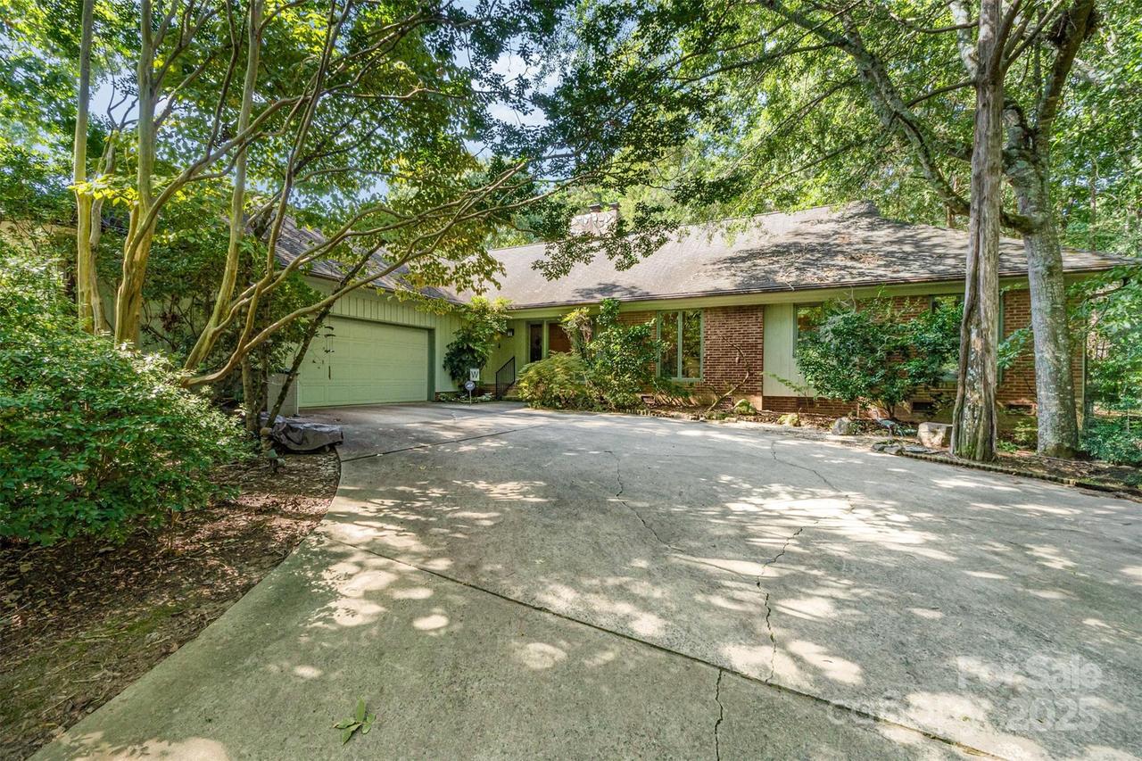 5217 Hillingdon Rd., Charlotte, NC 28226