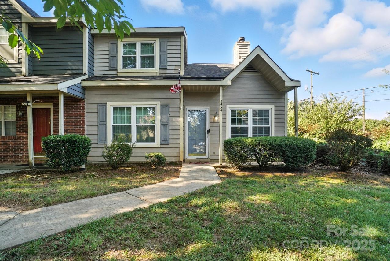 3854 Mosscroft Ln., Charlotte, NC 28215