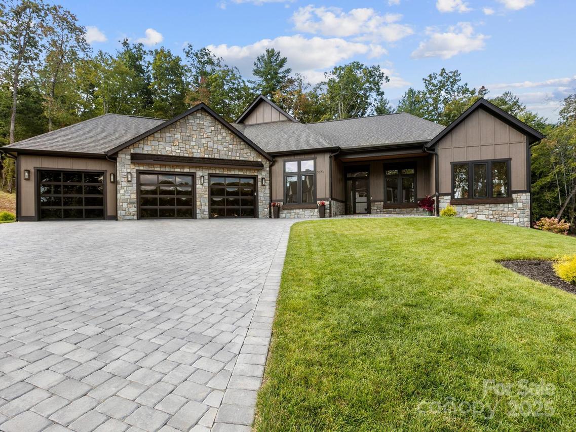 1071 Ascension Valley, Horse Shoe, NC 28742
