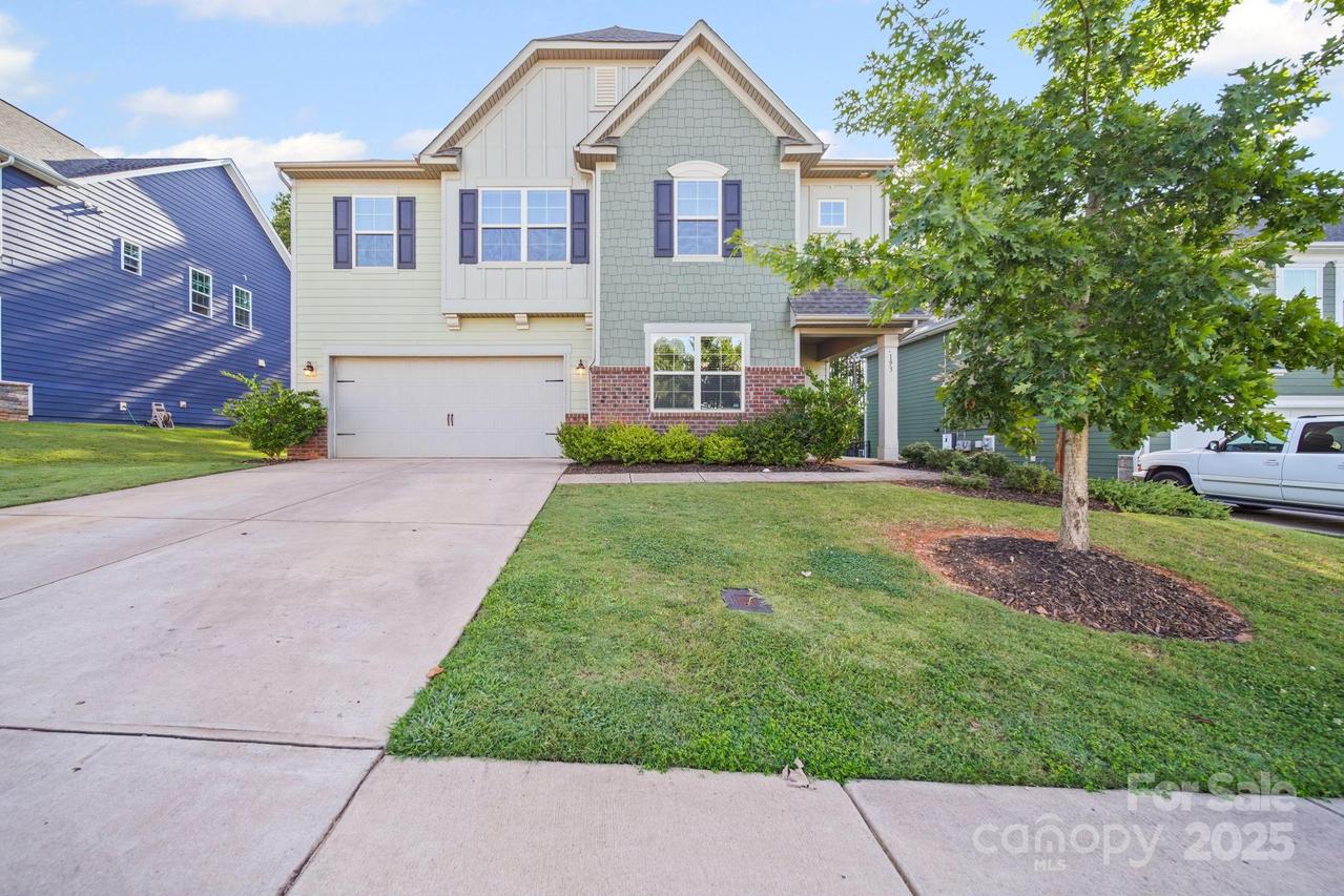 193 Falls Cove Dr., Troutman, NC 28166
