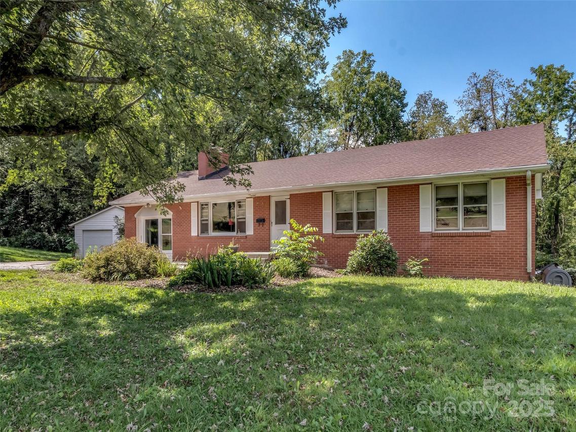 565 Crabtree Mountain Rd., Canton, NC 28716