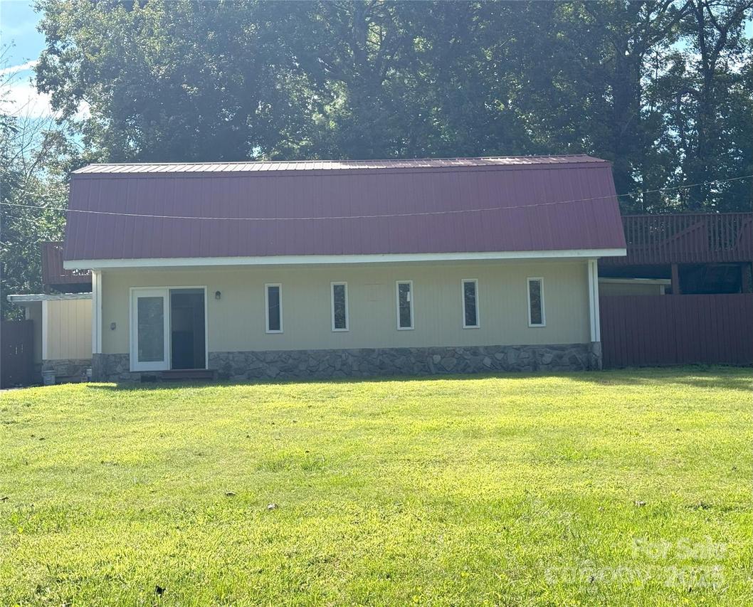 1805 Burkemont Ave., Morganton, NC 28655