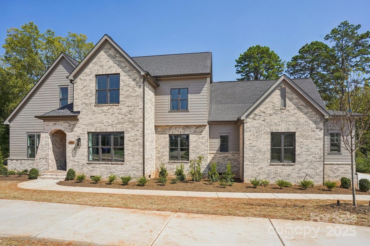 14217 Hollins Grove Ave., Huntersville, NC 28078