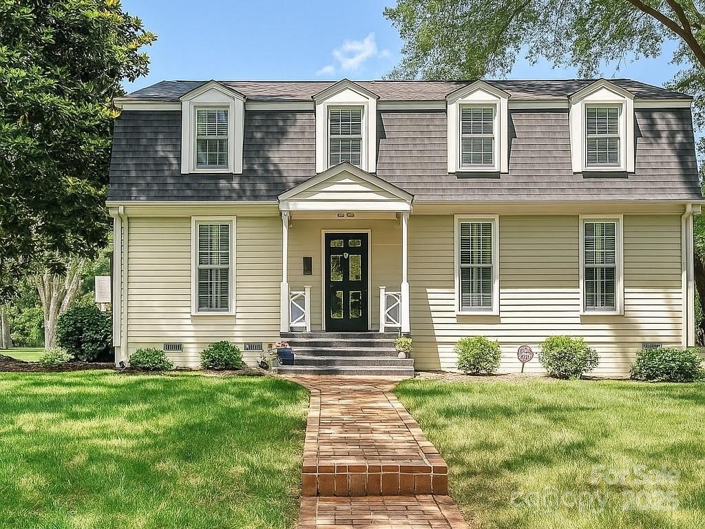 5801 Bellechasse St., Charlotte, NC 28210