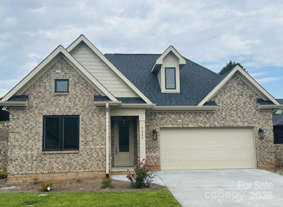 5023 Silver Trace Ln., Denver, NC 28037
