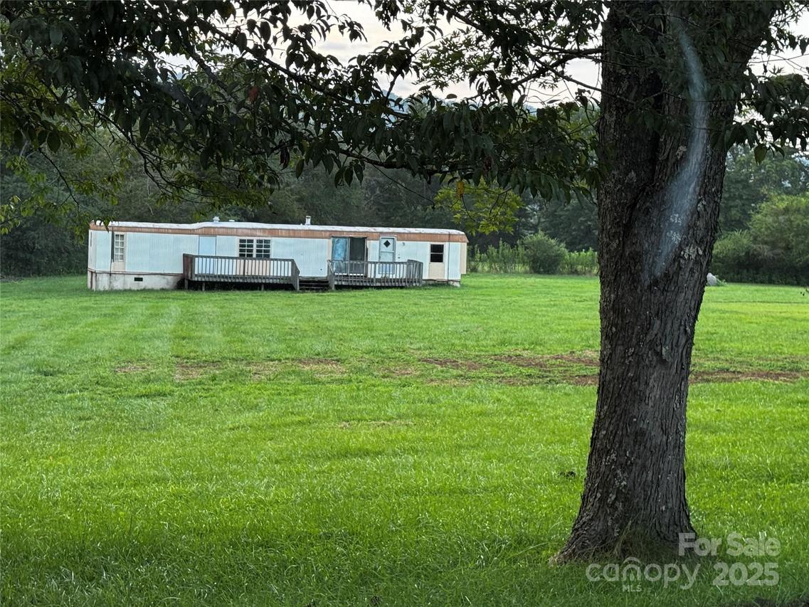 3944 Hollywood Ridge Rd., Lenoir, NC 28645