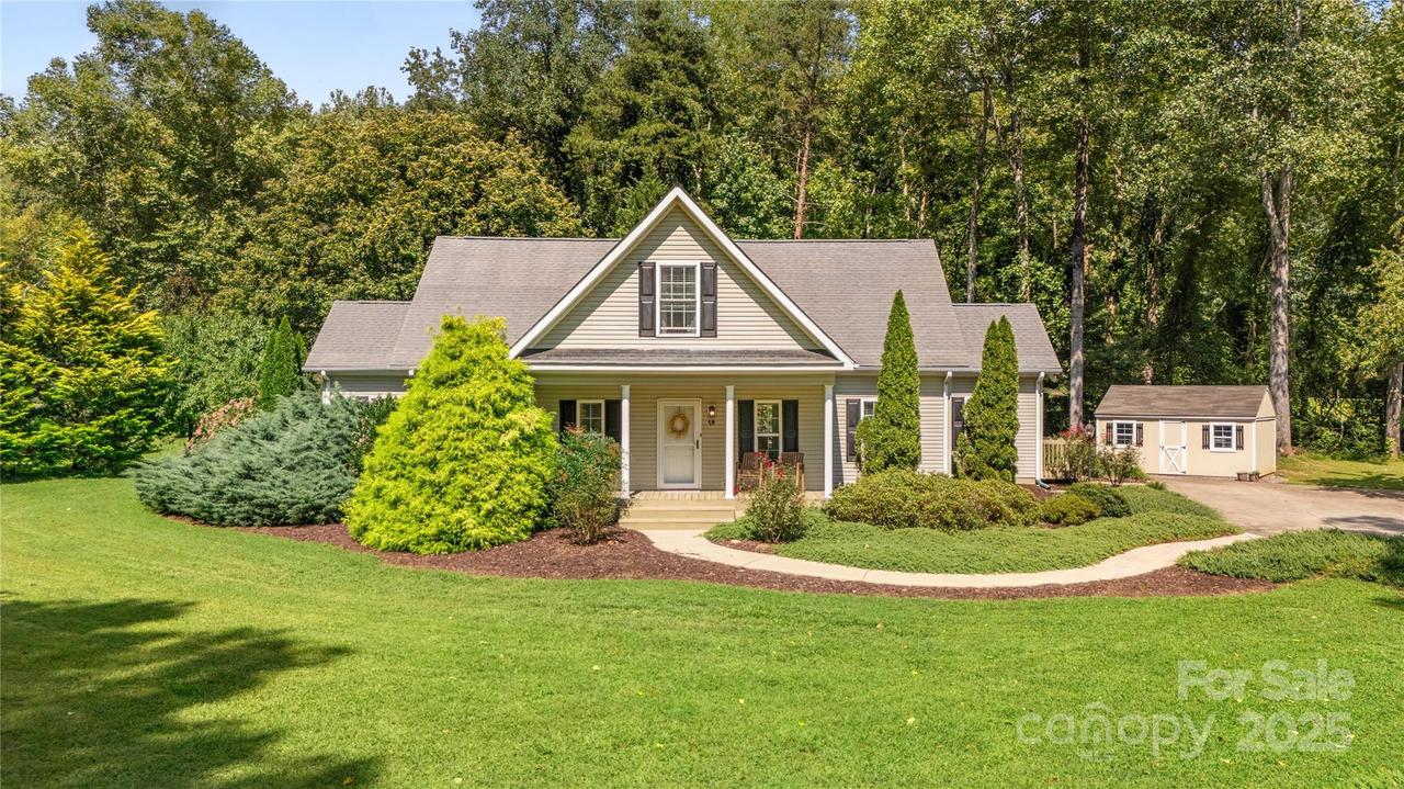 19 Lynnbrook Way, Columbus, NC 28722