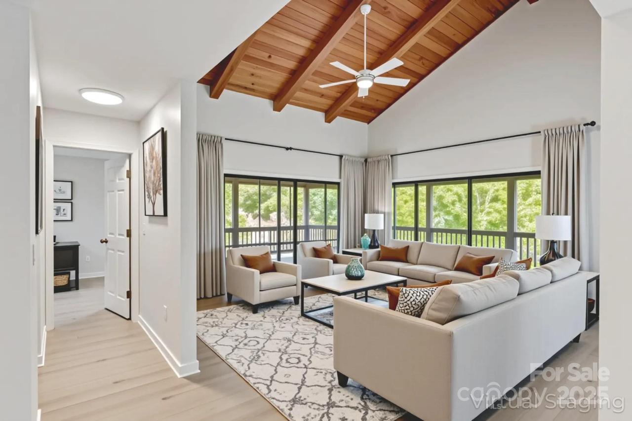8A Cove Overlook Dr., Hendersonville, NC 28739