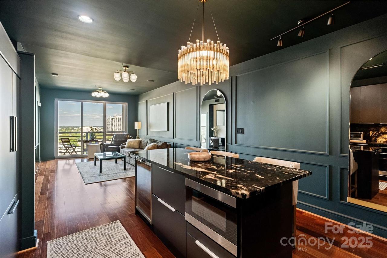 333 W Trade St. #1301, Charlotte, NC 28202