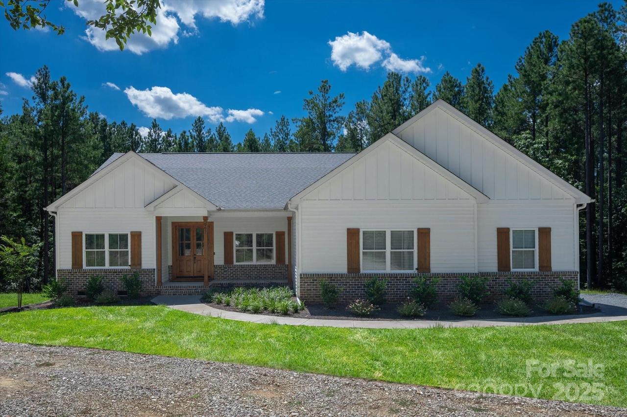 997 S Skyland Dr., Mount Pleasant, NC 28124