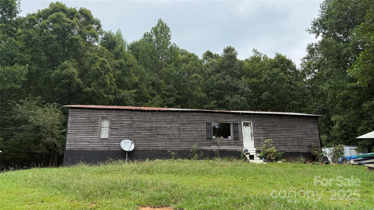 424 Winnies Rd., Bostic, NC 28018