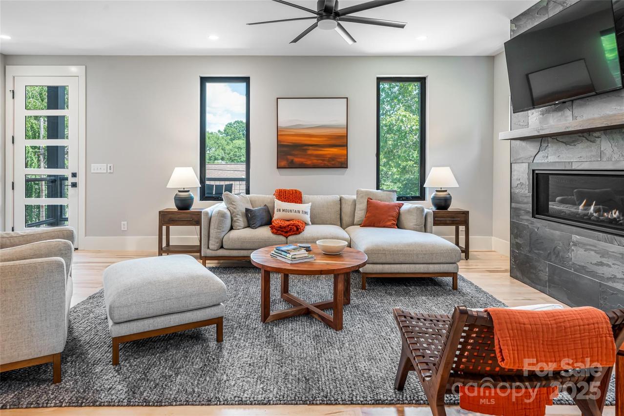 109 Richmond Ave., Asheville, NC 28806