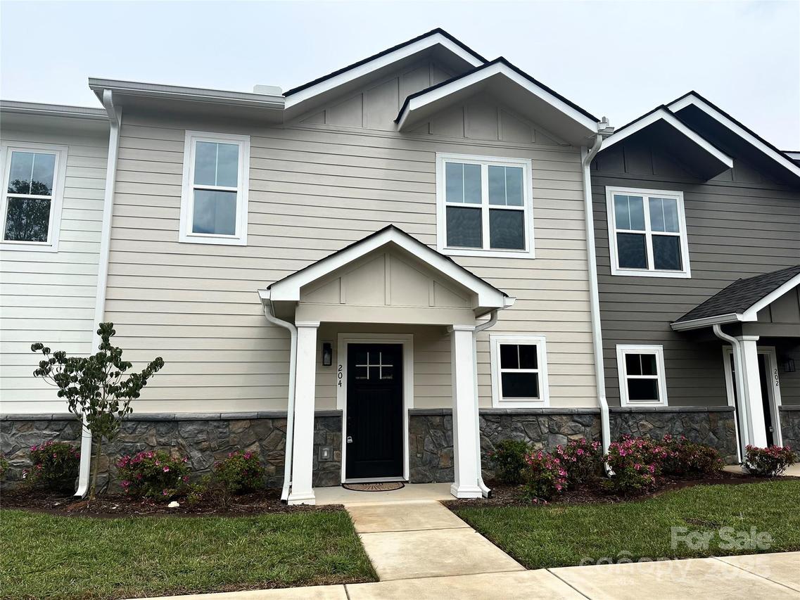 204 Beacon Ave., Morganton, NC 28655