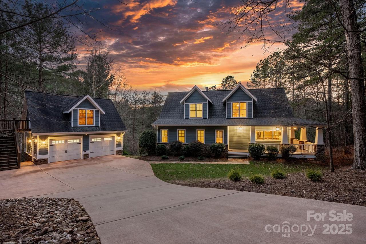 1461 Sunset Point Dr., Connelly Springs, NC 28612