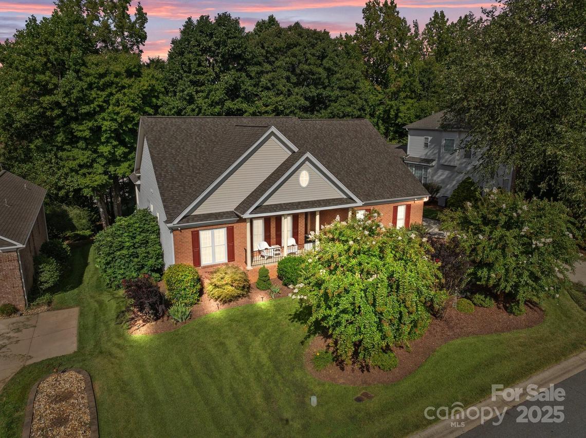 1525 Valhalla Dr., Denver, NC 28037