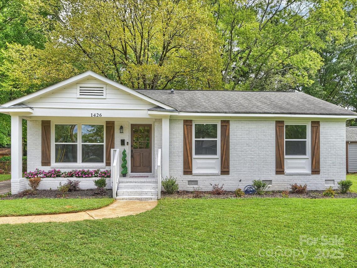 1426 Larkfield Ln., Charlotte, NC 28210