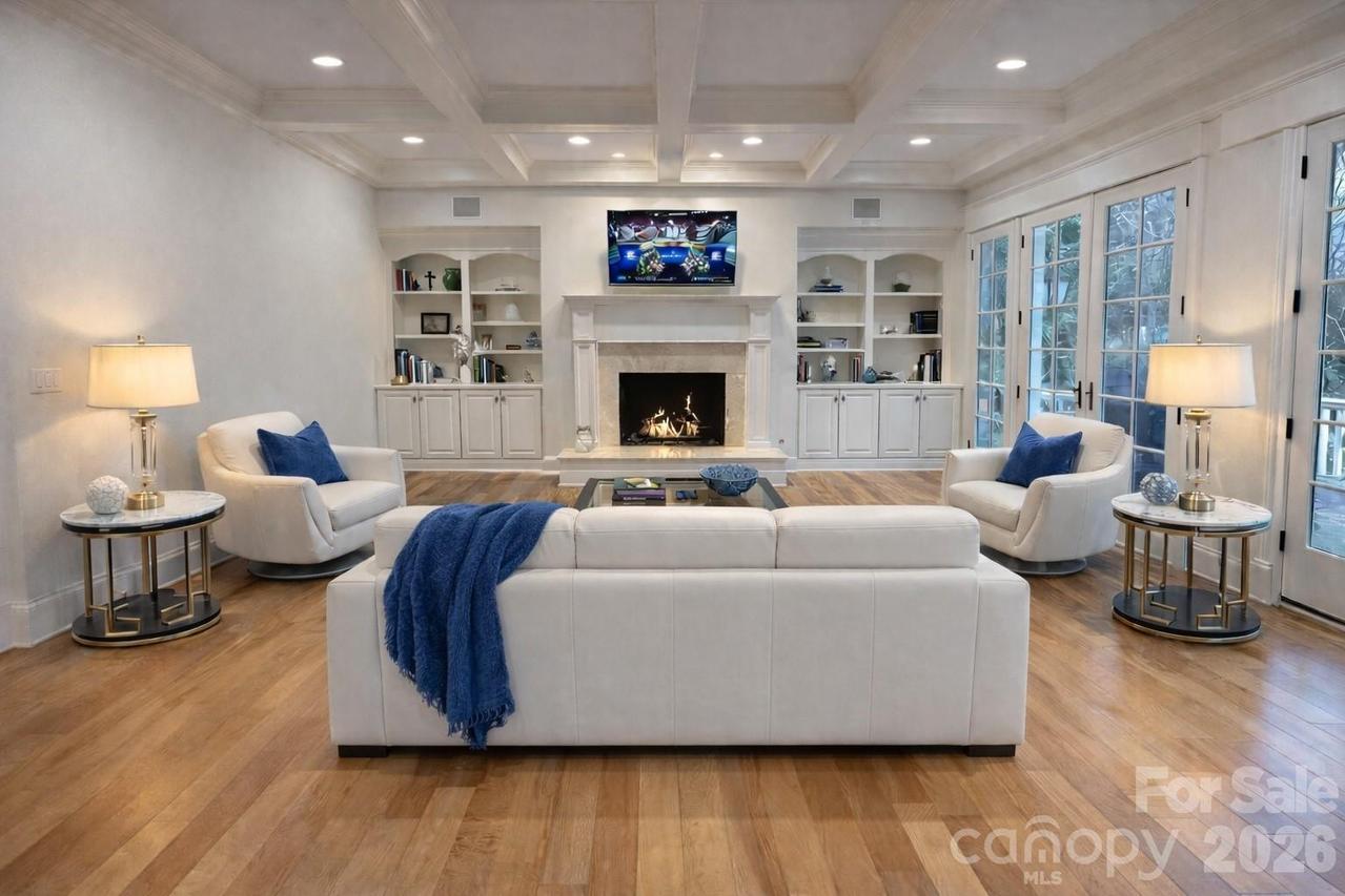 946 Laurel Creek Ln., Charlotte, NC 28211