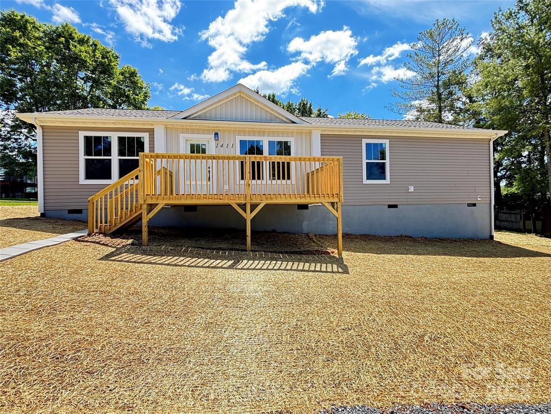 1411 Cliffside Pl., Lenoir, NC 28645