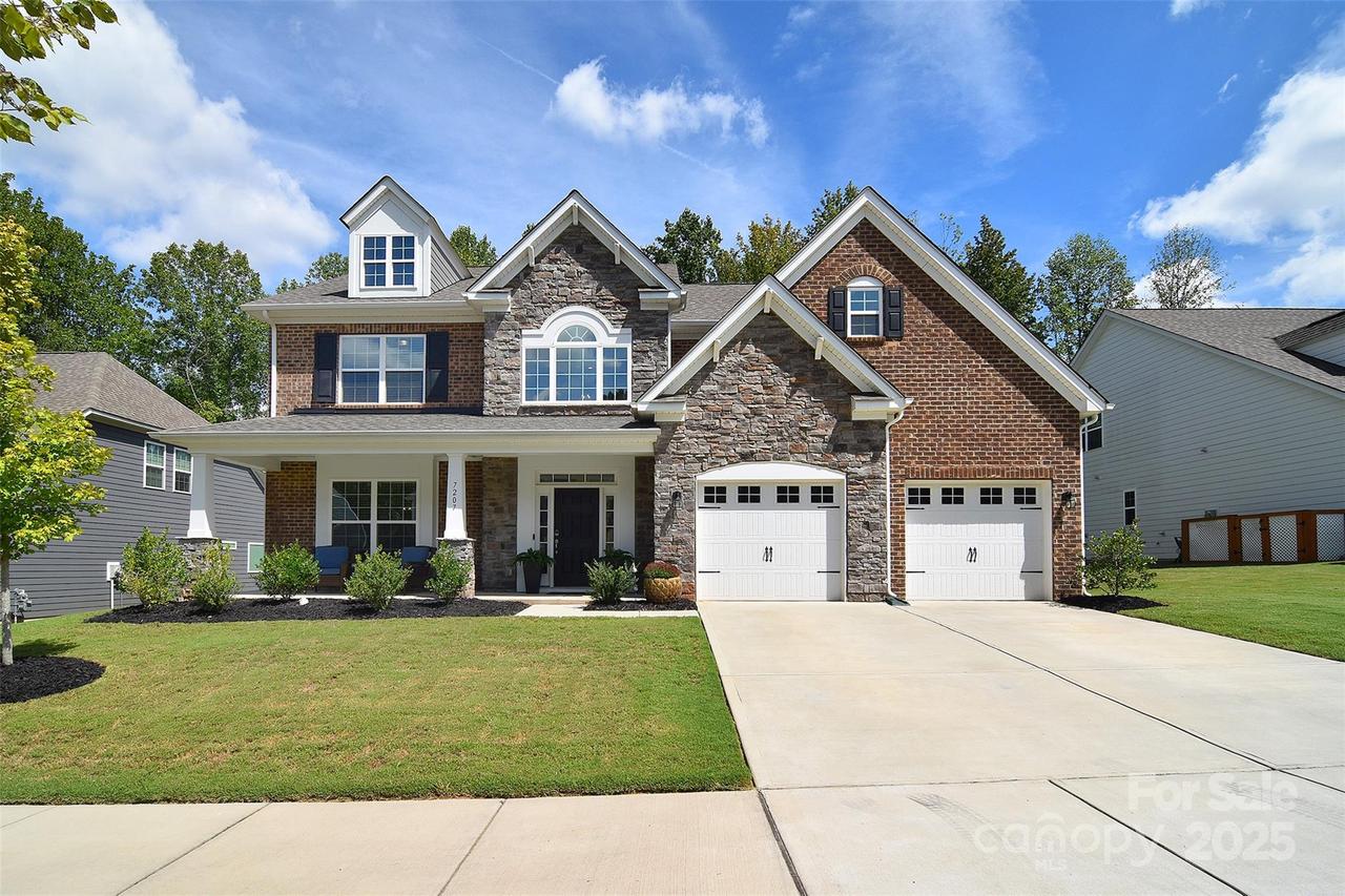 7207 Glenroe Dr., Huntersville, NC 28078